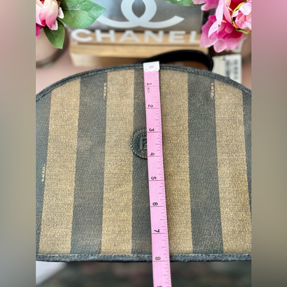 CUSTOMER APPRECIATION GIFT 💝 Vintage Fendi Cosmetic Case - Picture 13 of 13